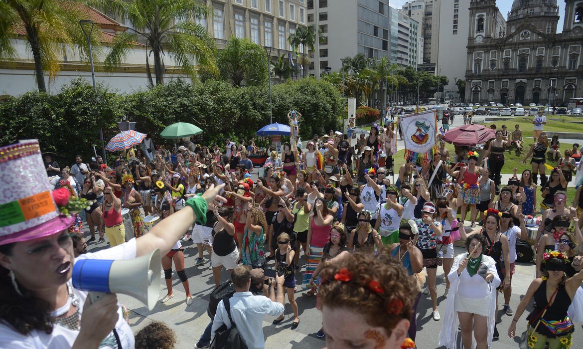 Governo planeja ações de proteção às mulheres durante o carnaval