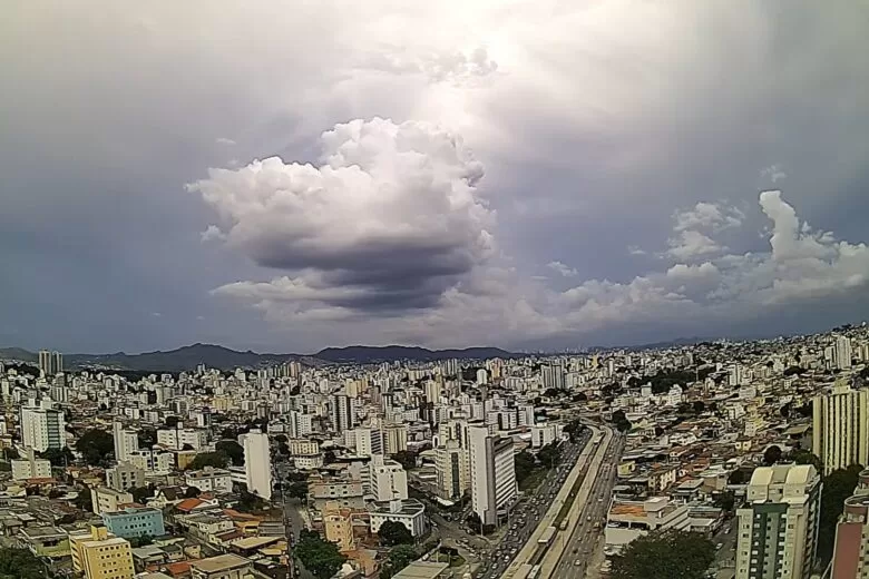 Belo Horizonte tem alerta de pancadas de chuva que podem chegar a 40 mm