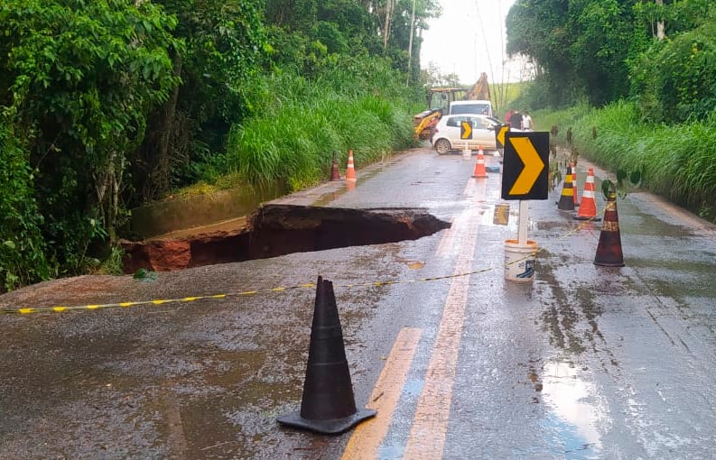 MGC-265, entre Barbacena e Desterro do Melo, é interditas pelo DER-MG