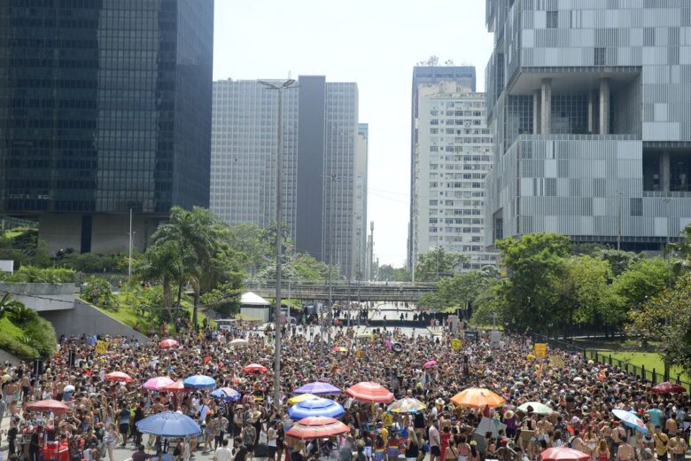 Ordem Pública aplica multas por irregularidades no carnaval do Rio