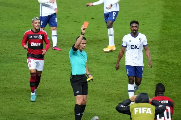 Flamengo dá vexame, ouve 'olé' e cai na semifinal do Mundial para o Al Hilal