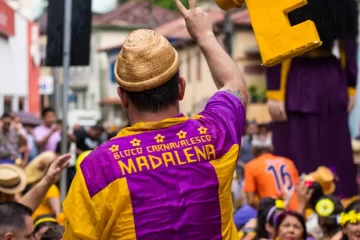 De roxo e amarelo, Bloco ‘Madalena não gosta de Poema’ tomará as ruas de Itabira neste sábado (11)