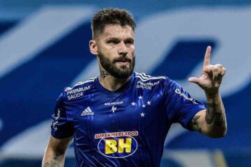 Rafael Sobis posta vídeo de gol pelo Cruzeiro e pede placa no Mineirão