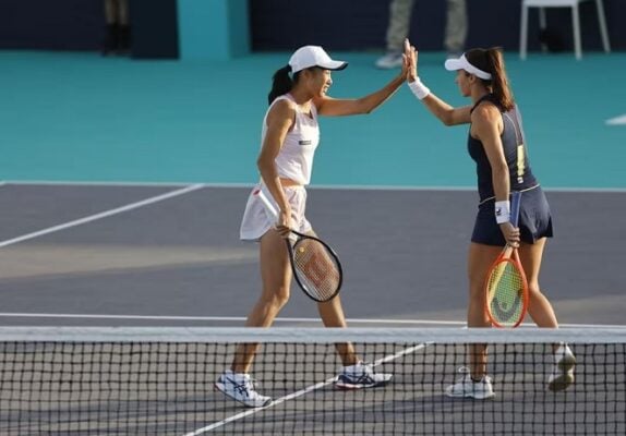 Tênis: no limite, Luisa Stefani leva título de duplas do WTA de Abu Dabi