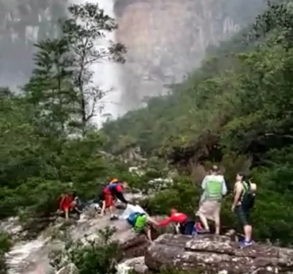 Parque Nacional Municipal do Tabuleiro é fechado após tromba d'água em Conceição do Mato Dentro