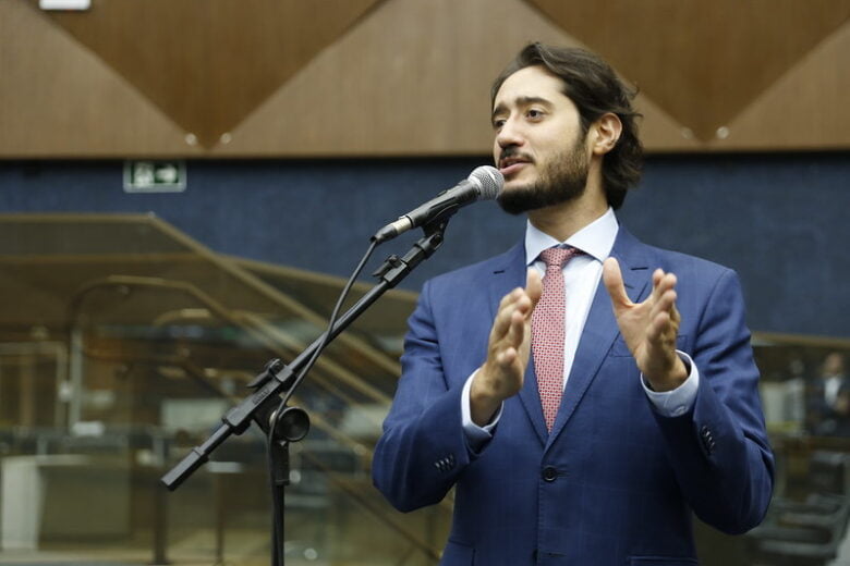 Câmara Municipal de BH ouve depoimentos no processo de cassação de Gabriel Azevedo nesta semana