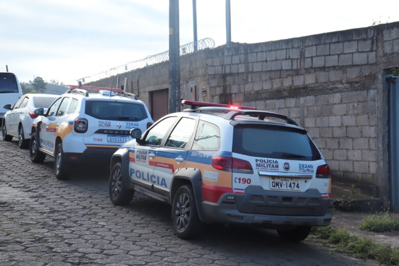 Polícia prende dupla por tráfico de drogas em Santa Bárbara