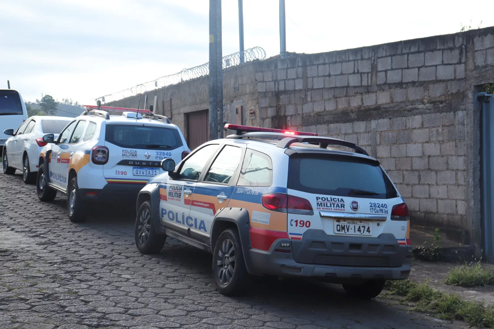 Polícia prende dupla por tráfico de drogas em Santa Bárbara