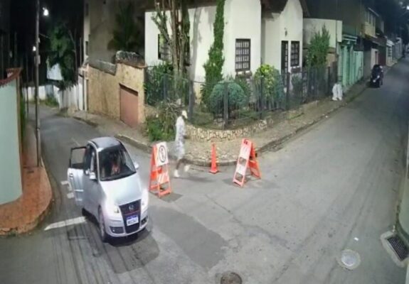 camera-de-seguranca-flagra-furto-de-cones-no-bairro-amazonas