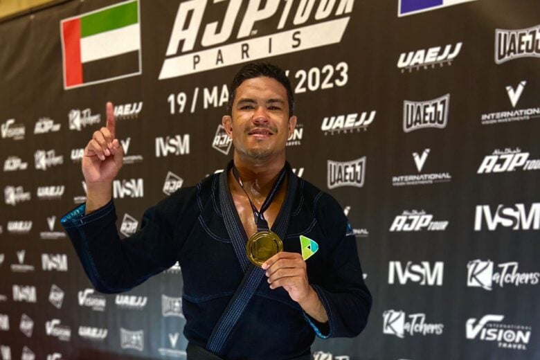 Monlevadense John Maycon ganha ouro e prata no Internacional de Jiu-Jitsu, em Paris