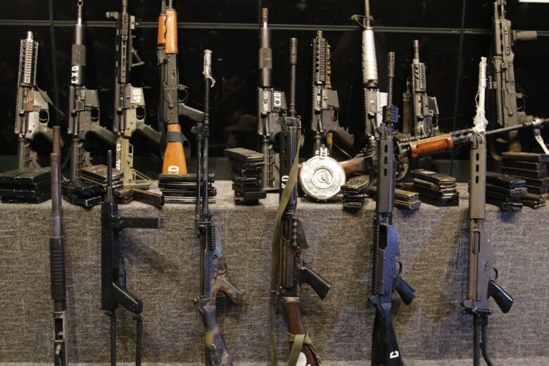 PF faz operação contra tráfico internacional de armas