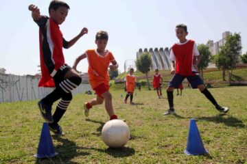 “Era um domingo de sol, ele saiu de manhã pra jogar seu futebol”; confira a previsão do tempo