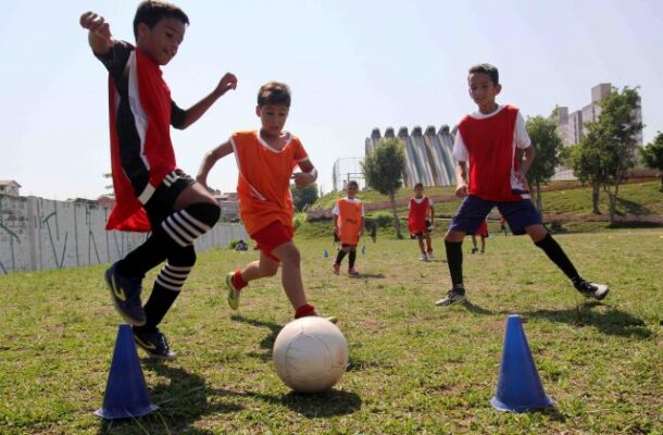 "Era um domingo de sol, ele saiu de manhã pra jogar seu futebol"; confira a previsão do tempo deste domingo