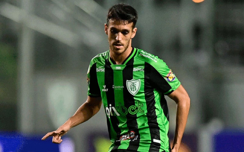 Lucas Kal completa 100º jogo pelo América em volta ao time titular