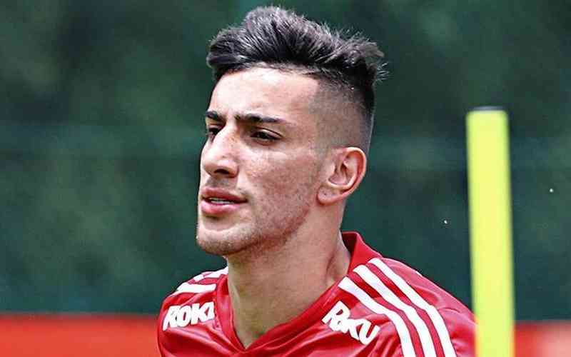Pedrinho pede afastamento no São Paulo após ser acusado de agressão