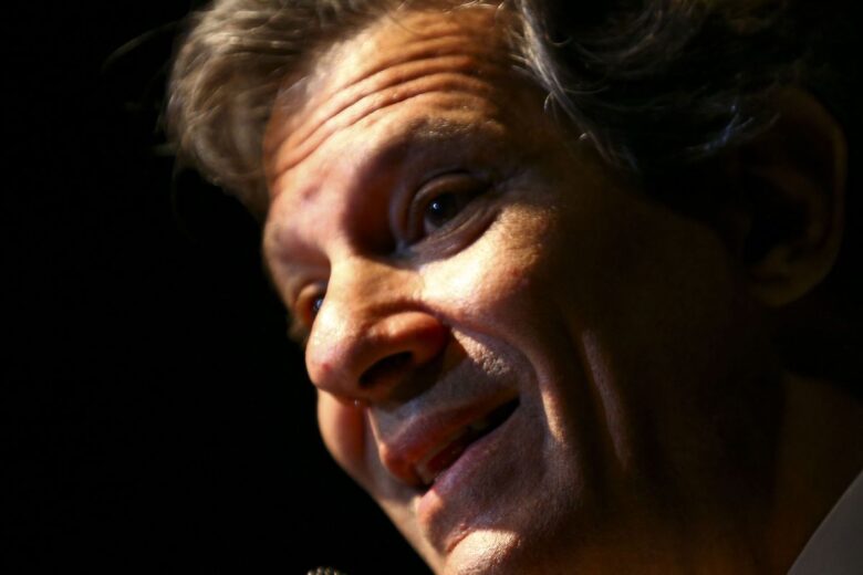 Haddad considera "muito preocupante" comunicado do Copom
