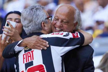 Reinaldo dispara indireta em evento do Atlético: ‘Time grande tem estádio’