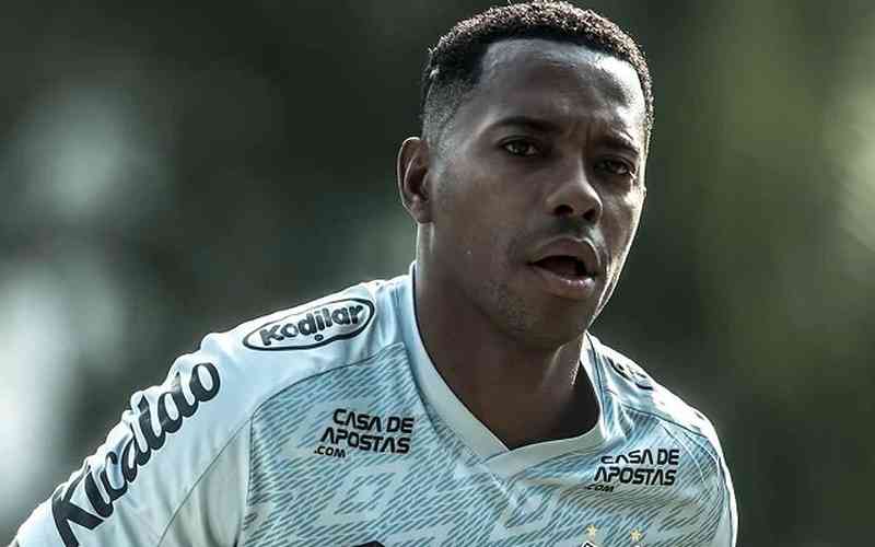 Defesa de Robinho afirma ao STJ que o jogador vai entregar o passaporte