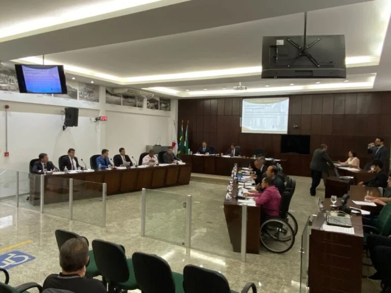 Câmara aprova reajuste salarial de 10% para os servidores municipais de Monlevade