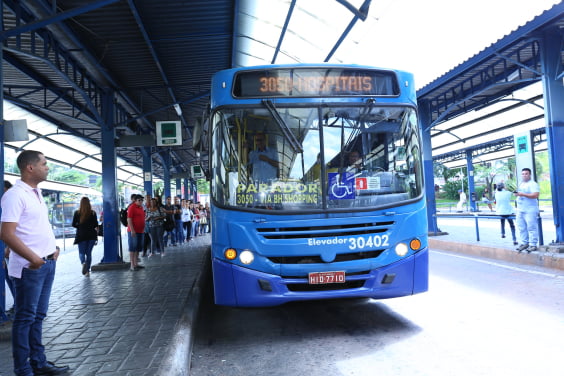 Presidente da Câmara Municipal de BH pede que Prefeitura suspenda contrato com empresas de ônibus