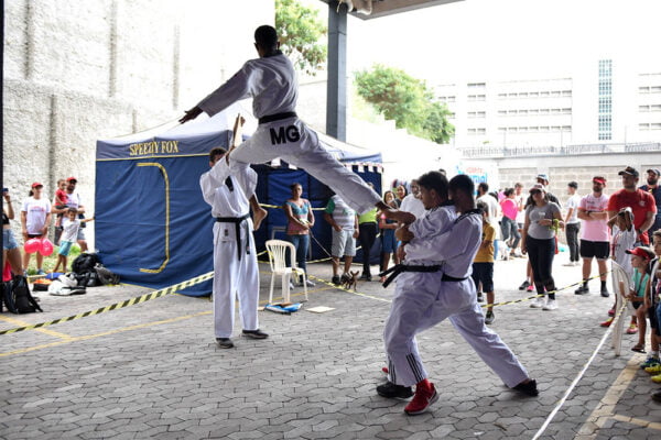 Espaço kids e pet friendly, atividades esportivas e stands; confira o que aconteceu na Pratique Run - DeFato 30 Anos