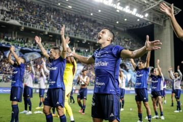 Cruzeiro domina, supera Grêmio e fatura 1ª vitória no retorno à Série A