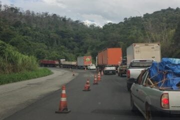 Obras de recapeamento seguem na BR-381; motoristas devem ter paciência