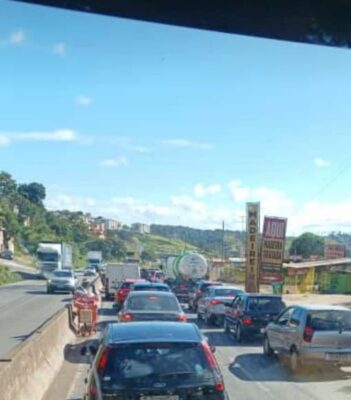 BR-381: trânsito na saída de BH apresenta lentidão nesta Sexta-Feira Santa