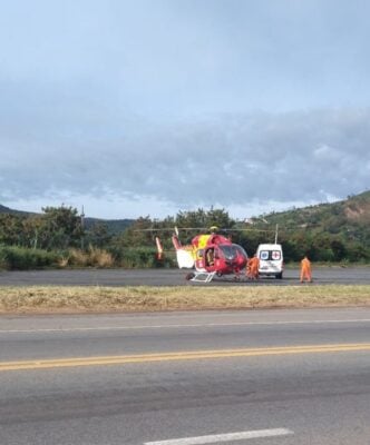 Grave acidente envolvendo dois carros deixa feridos na BR-381