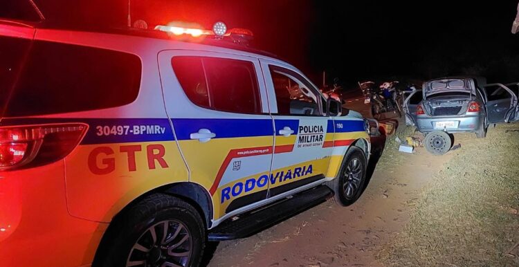 gtr-detem-autores-de-trafico-apos-tentativa-de-fuga-na-mg-129