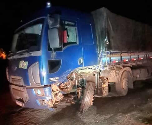 motorista-morre-em-colisao-com-caminhao-na-br-381-em-sao-goncalo