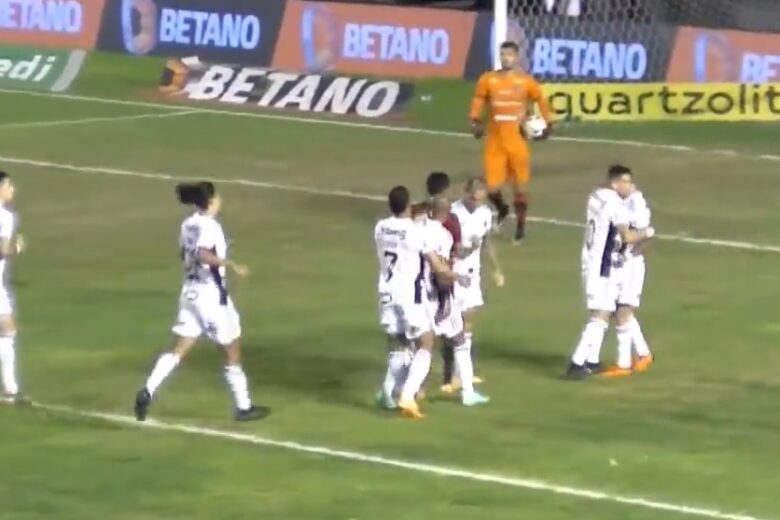 Com gol salvador de Zaracho, Atlético empata e avança na Copa do Brasil