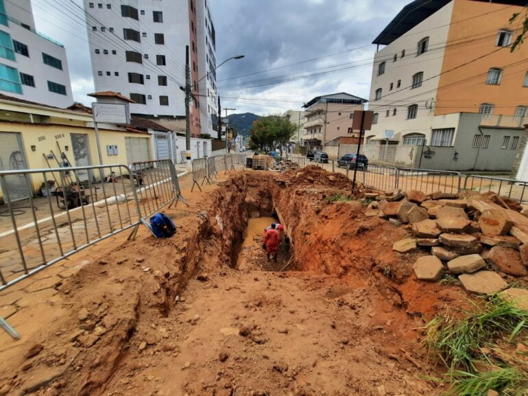 Prefeitura ressalta dificuldades para executar as obras na cratera da avenida Rodrigues Alves