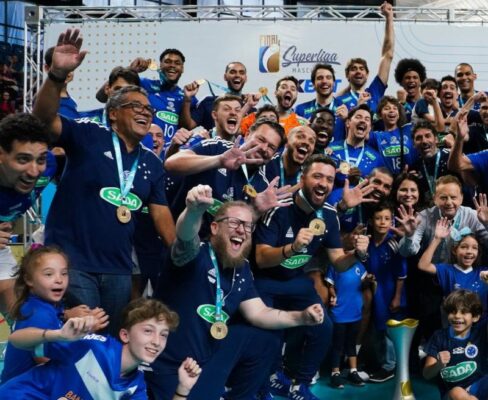 Cruzeiro usa Wallace, atropela Minas, conquista título e se torna o maior campeão da Superliga