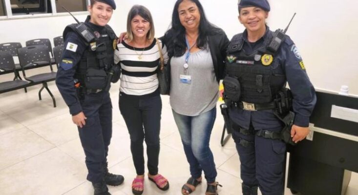 mãe reencontra adolescente