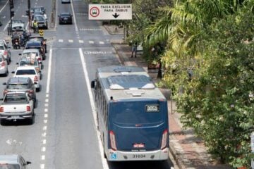 Carros poderão usar faixas exclusivas dos ônibus nos fins de semana em BH; confira