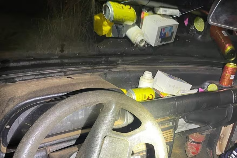 Motorista embriagado foge de polícia, abandona passageiro cadeirante e diz ter “confundido viatura com ambulância”