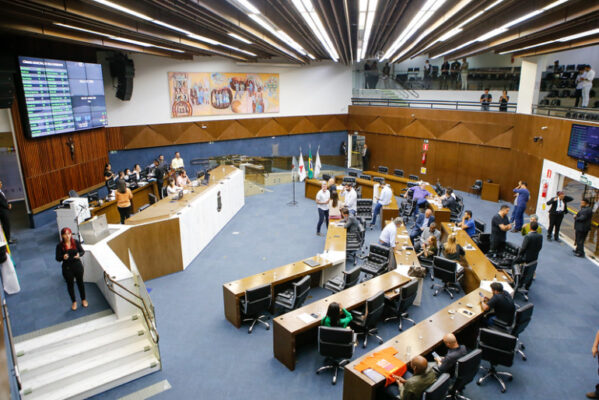 vereadores aprovam alteração no número de cadeiras na Câmara de Belo Horizonte