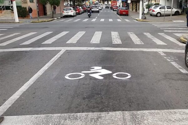 Câmara quer implementar faixa de retenção para bicicletas e motocicletas em Monlevade