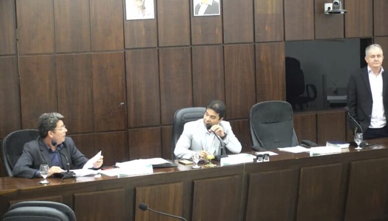 Ficou feio! Reunião ordinária é encerrada após falta de quórum na Câmara de Monlevade