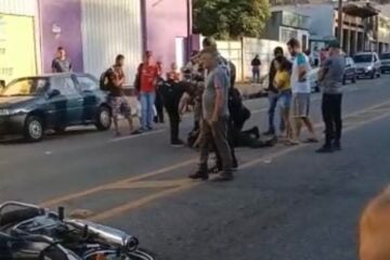 Acidente na avenida Gentil Bicalho deixa motociclista ferido em Monlevade