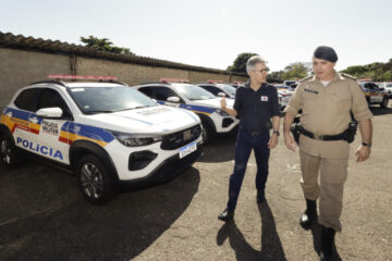 Governador entrega 121 novas viaturas para a Polícia Militar de Minas Gerais