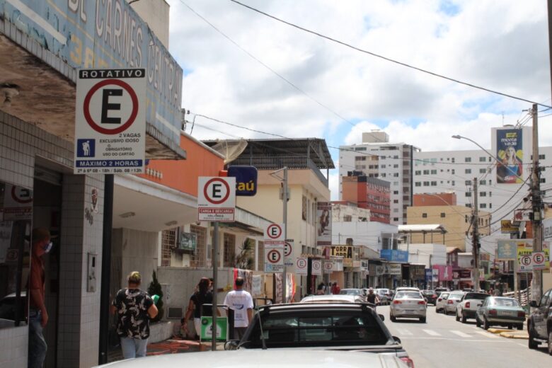 Após muitos problemas, Prefeitura de Monlevade encerra contrato de estacionamento rotativo