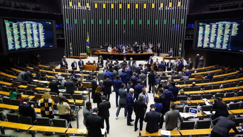 Câmara aprova regime de urgência para votação do marco temporal de terras  indígenas