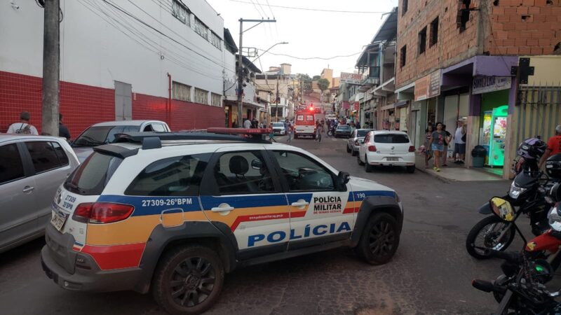 Colisão entre duas motos deixa feridos no bairro Bela Vista
