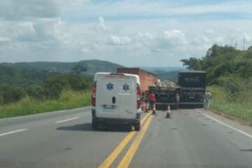 Carreta e caminhão colidem na BR-381 e causam grande congestionamento nos dois sentidos da via