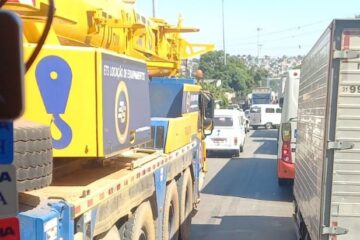 Acidente complica trânsito no Anel Rodoviário nesta quarta-feira