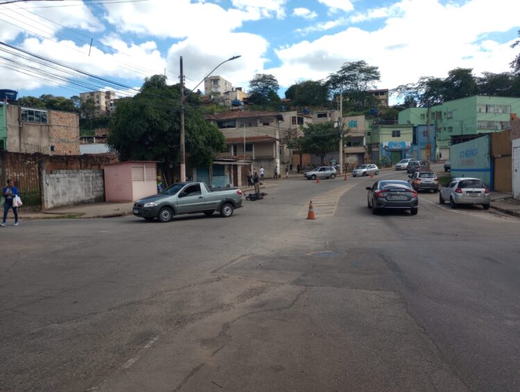 Mãe e filha ficam feridas em acidente na avenida Central