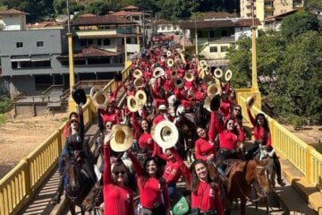 Com homenagens, II Cavalgada do Batom reúne mais de 300 cavaleiras em Ferros 