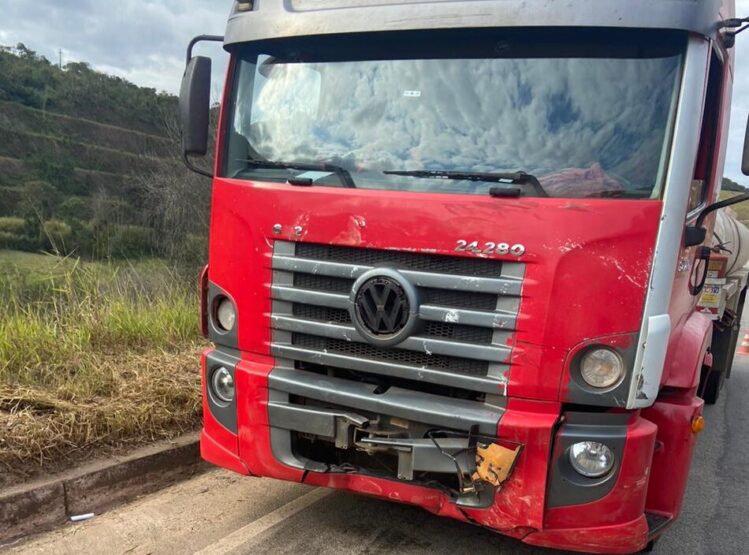 Acidente deixa duas mulheres feridas no trevo do Laboreaux